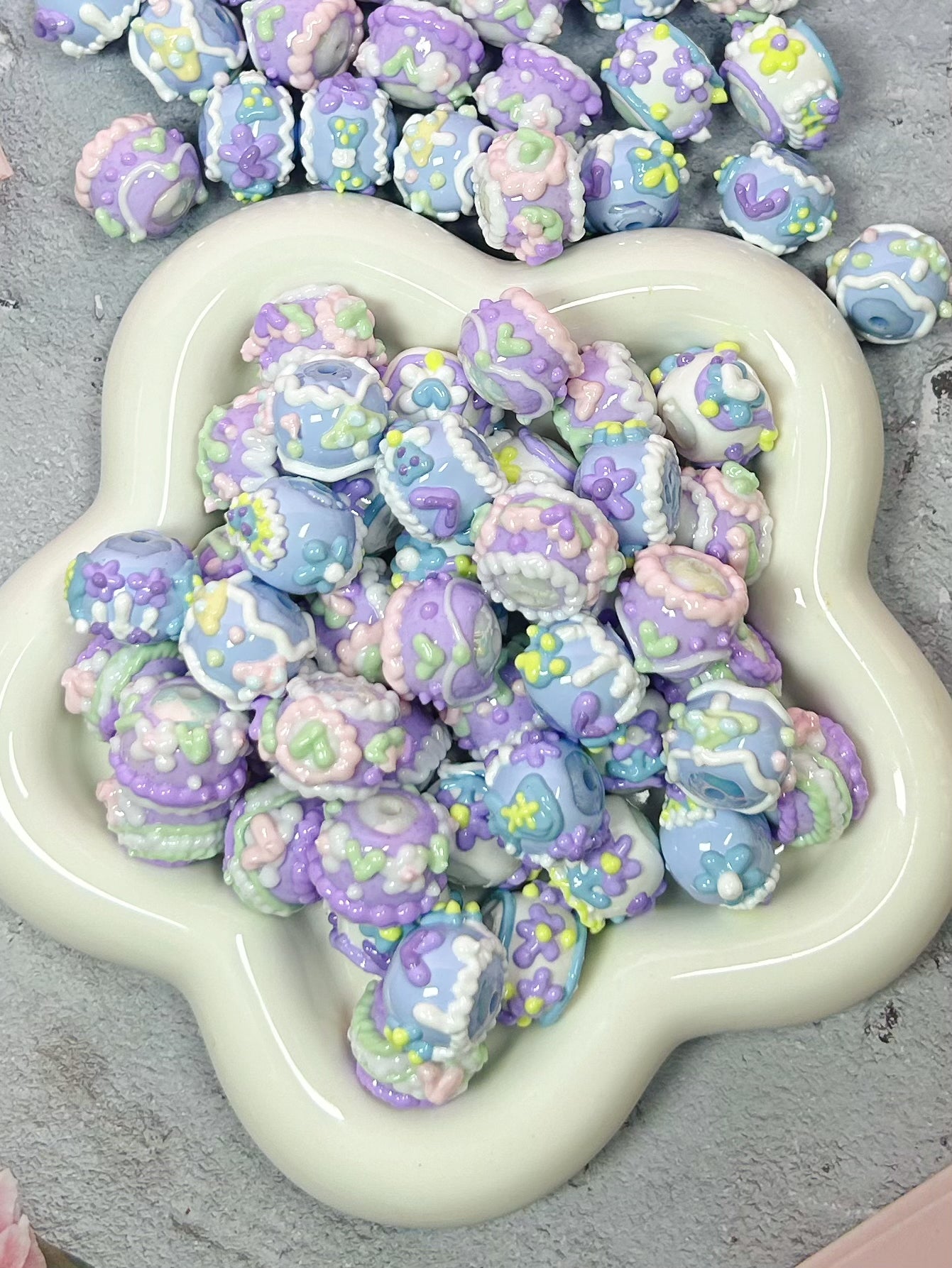 HandPainted Beads Blue Purple Flower Heart Bright Soft Pastel Color Mix 15 Pcs can make keychain