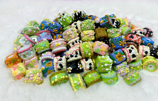 HandPainted Beads Cylinder Cube Pink Blue Green Colorful Random 4 Pcs Can make DIY keychain、jewelry